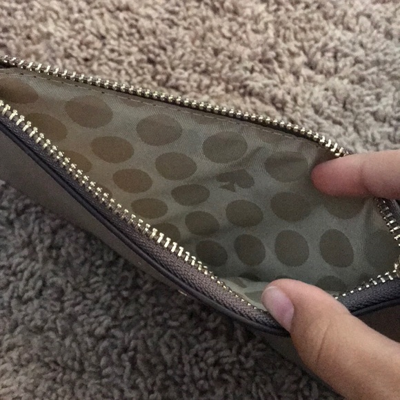 Kate Spade Wristlet*NEGOTIABLE* - Picture 2 of 3